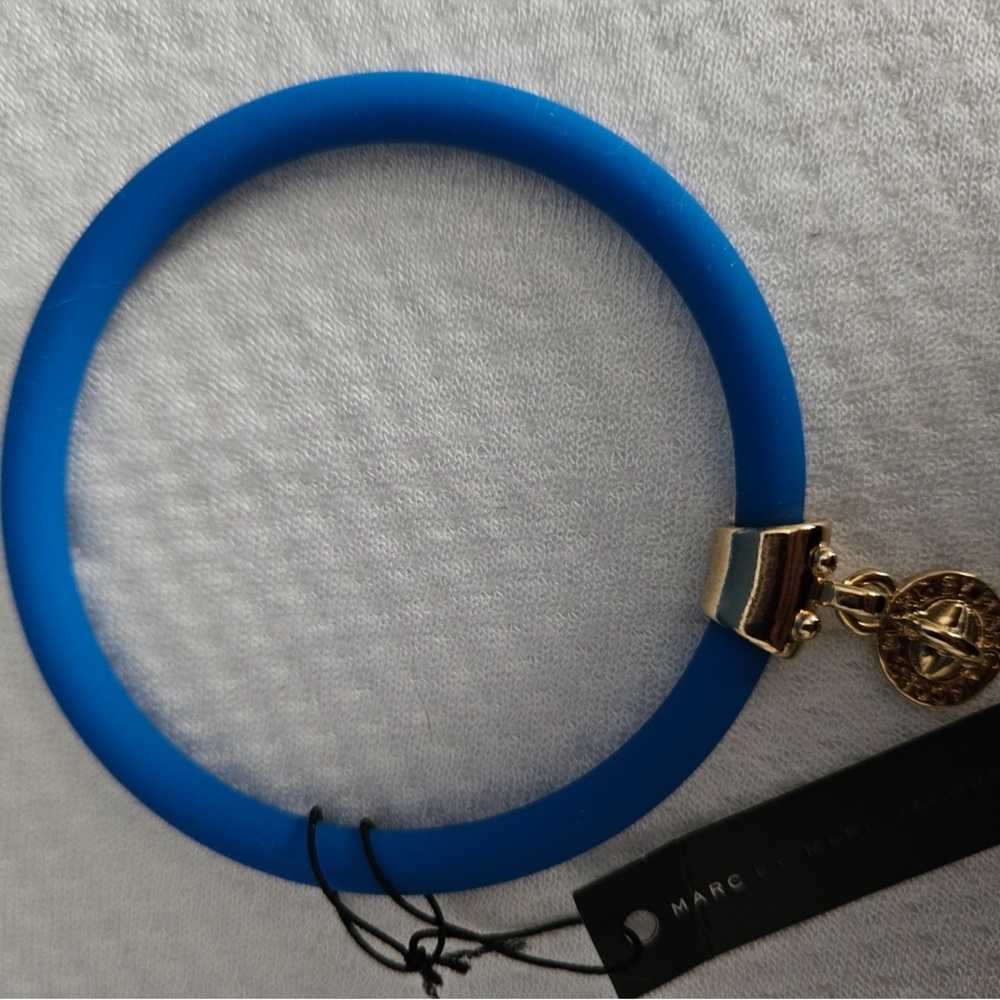 NWT Marc Jacobs Blue Bangle Bracelet with Gold Charm